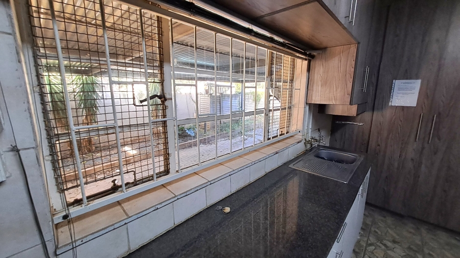 7 Bedroom Property for Sale in Willows Free State